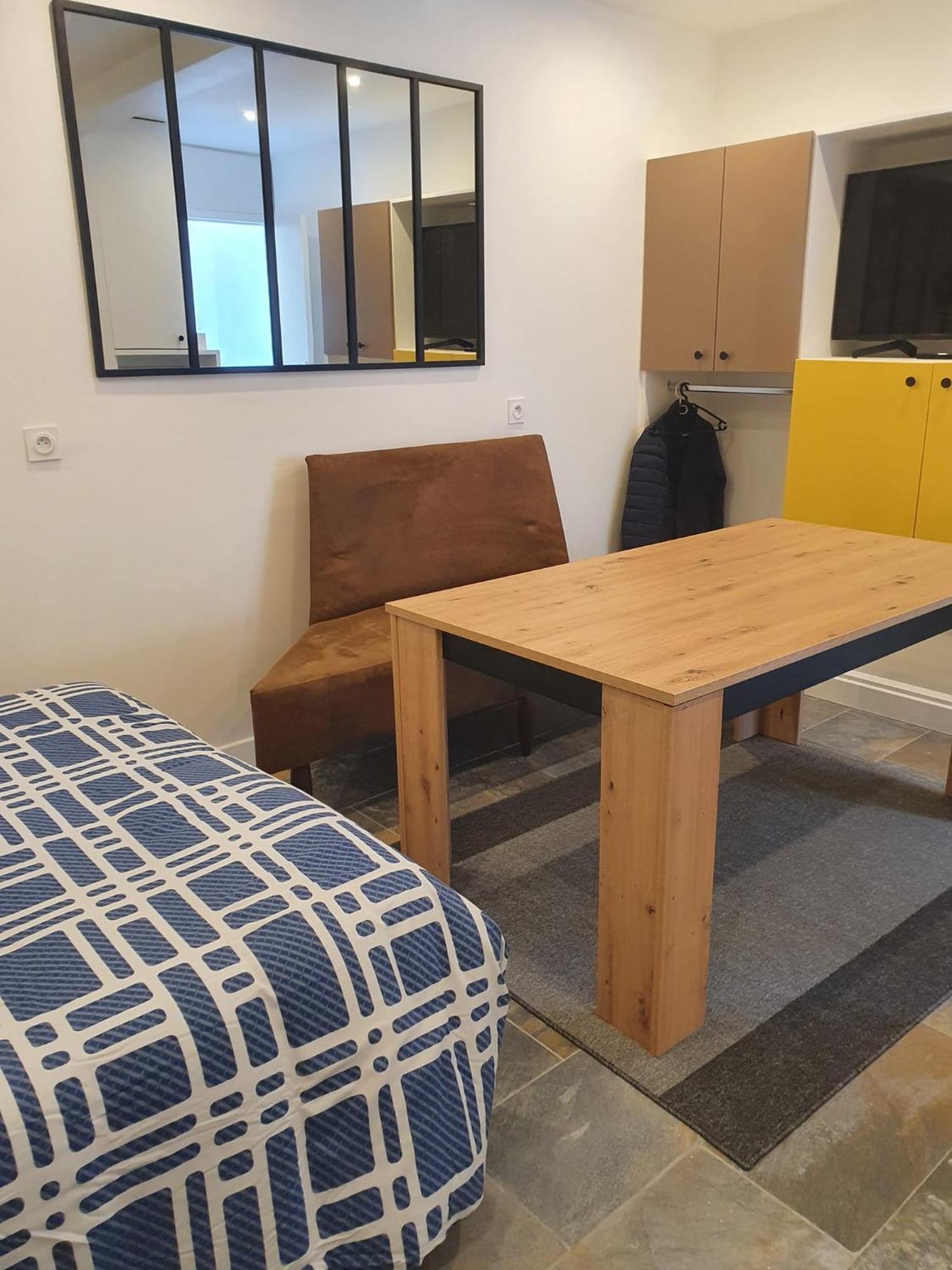 Beau Studio Moderne Proche De Cdg/Paris/Parc D'Expo Aulnay-sous-Bois Luaran gambar